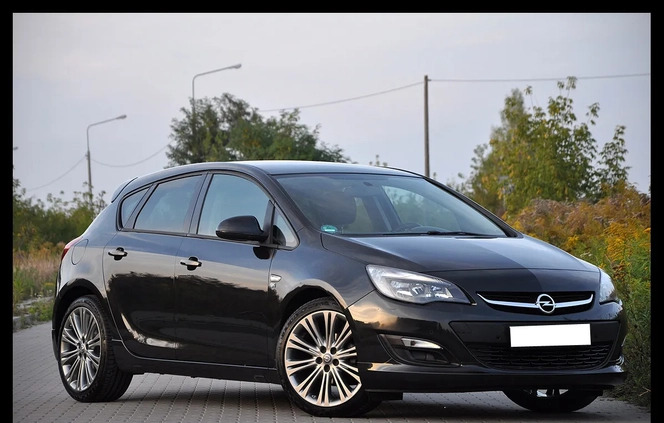 Opel Astra cena 37500 przebieg: 139000, rok produkcji 2014 z Siedlce małe 631